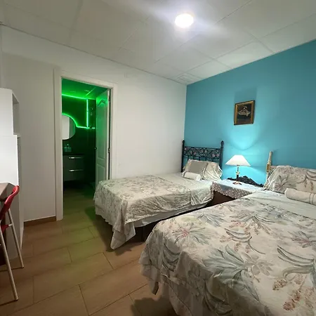 Mirador 5 Del Mercado - Con Bano Privado En El Centro De La Ciudad Vella Homestay *
